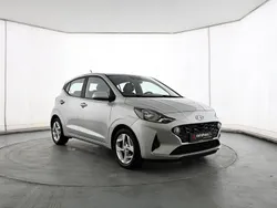 Silber Gebraucht 2021 Hyundai i10 Trend Kleinwagen | 12.170 € (Fairer Preis)