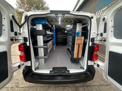 Weiß Gebraucht 2022 Opel Vivaro Edition Van | 17.990 € (Guter Preis)