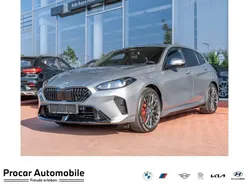 Grau Neu 2025 BMW 120 M Sport Kleinwagen | 45.390 € (Teuer)
