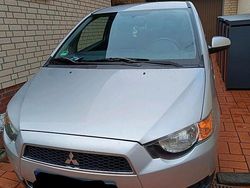 Silber Gebraucht 2011 Mitsubishi Colt Limousine | 3.850 € (Etwas zu teuer)