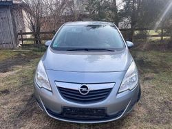 Grau Gebraucht 2013 Opel Meriva Edition Van / Kleinbus | 2.599 € (Fairer Preis)