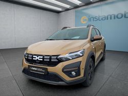 Beige Gebraucht 2025 Dacia Sandero Stepway Kleinwagen | 21.749 € (Teuer)