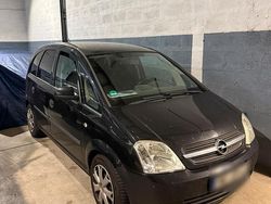 Schwarz Gebraucht 2004 Opel Meriva Van / Kleinbus | 500 € (Superpreis)