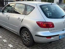 Grau Gebraucht 2005 Mazda 3 Kombi | 2.800 € (Fairer Preis)