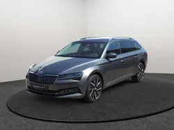 Graphite grau metallic (grau) Gebraucht 2024 Skoda Superb Style Kombi | 39.922 € (Etwas zu teuer)