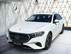 Polarweiß Gebraucht 2024 Mercedes E200 Avantgarde Kombi | 41.849 € (Fairer Preis)