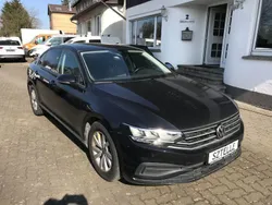 Schwarz Gebraucht 2021 VW Passat Basis Limousine | 15.990 € (Guter Preis)