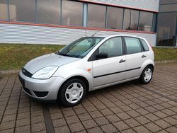 Silber Gebraucht 2005 Ford Fiesta Limousine | 2.500 € (Fairer Preis)