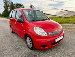 Rot Gebraucht 2004 Toyota Yaris Kombi | 1.550 € (Superpreis)