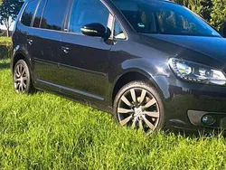 Schwarz Gebraucht 2012 VW Touran Van / Kleinbus | 12.999 €