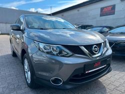 Grau Gebraucht 2015 Nissan Qashqai SUV | 11.299 € (Fairer Preis)