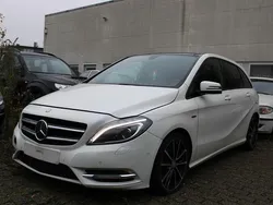 Weiß Gebraucht 2012 Mercedes B200 Van / Kleinbus | 4.990 € (Guter Preis)