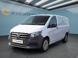 Weiß Gebraucht 2024 Mercedes Vito Van / Kleinbus | 34.399 € (Etwas zu teuer)