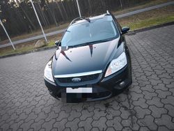 Schwarz Gebraucht 2010 Ford Focus Kombi | 2.500 € (Guter Preis)