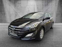 Schwarz Gebraucht 2016 Hyundai i30 Classic Limousine | 7.991 € (Guter Preis)