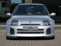 Silber (metallic) Gebraucht 2001 Renault Clio II Kleinwagen | 58.750 €
