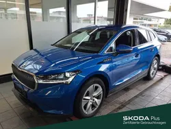 Raceblau metallic (metallic) Gebraucht 2022 Skoda Enyaq iV Suite SUV | 36.488 € (Etwas zu teuer)