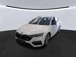 Moonweiss metallic Gebraucht 2022 Skoda Octavia RS Kombi | 26.590 € (Superpreis)