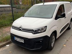 Weiß Gebraucht 2022 Citroën Berlingo Feel Van / Kleinbus | 13.500 € (Superpreis)