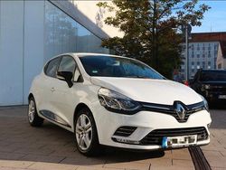 Weiß Gebraucht 2020 Renault Clio V Collection Kleinwagen | 11.200 € (Fairer Preis)