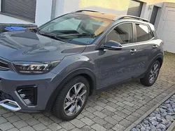 Grau Gebraucht 2023 Kia Stonic GT-Line SUV | 24.300 € (Etwas zu teuer)
