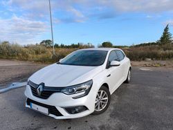 Weiß Gebraucht 2017 Renault Mégane IV Zen Limousine | 11.500 € (Fairer Preis)