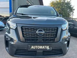 Grau Gebraucht 2022 Nissan NV300 Tekna Van | 37.999 €