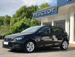 Lackierung schwarz perla nera/ Gebraucht 2020 Peugeot 308 Active Limousine | 14.980 € (Teuer)