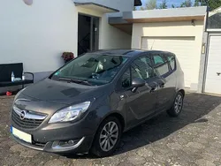 Grau Gebraucht 2017 Opel Meriva Edition Van / Kleinbus | 5.200 € (Guter Preis)