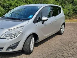 Silber Gebraucht 2011 Opel Meriva Edition Van / Kleinbus | 4.999 € (Fairer Preis)