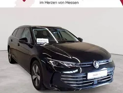 Grenadillschwarz metallic Gebraucht 2024 VW Passat Business Kombi | 34.890 € (Guter Preis)