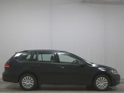 Deep black perleffekt Gebraucht 2019 VW Golf VII Trendline Kombi | 11.280 € (Guter Preis)