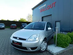 Silber Gebraucht 2005 Ford Fiesta Ambiente Kleinwagen | 3.499 € (Teuer)