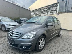 Grau Gebraucht 2009 Mercedes B180 Van / Kleinbus | 3.990 € (Fairer Preis)