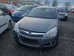 Grau Gebraucht 2007 Opel Astra Kleinwagen | 800 €