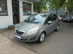 Grau Gebraucht 2013 Opel Meriva Active Van / Kleinbus | 4.850 € (Fairer Preis)