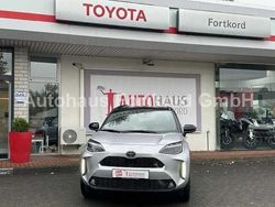 Grau Neu 2025 Toyota Yaris Cross Sport SUV | 32.980 € (Etwas zu teuer)