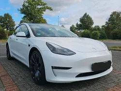 Weiß Gebraucht 2022 Tesla Model 3 Performance Limousine | 32.000 € (Guter Preis)