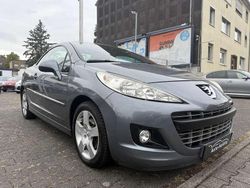 Grau Gebraucht 2011 Peugeot 207 CC Premium Cabrio | 3.499 € (Fairer Preis)