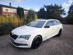 Weiß Gebraucht 2016 Skoda Superb Ambition Kombi | 11.900 € (Fairer Preis)