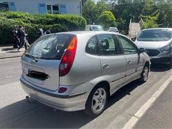 Silber Gebraucht 2002 Nissan Almera Tino Van / Kleinbus | 1.950 € (Guter Preis)
