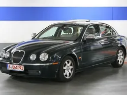 British racing green (metallic) Gebraucht 2004 Jaguar S-Type S Limousine | 3.000 €