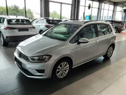 Silber Gebraucht 2016 VW Golf Sportsvan Van / Kleinbus | 13.490 € (Guter Preis)