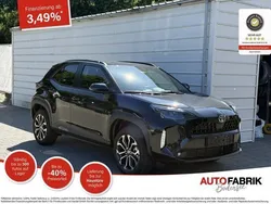 Mysticschwarz mica Neu 2025 Toyota Yaris Hybrid Style Limousine | 27.090 € (Fairer Preis)