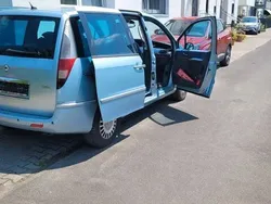 Blau Gebraucht 2004 Lancia Phedra Van / Kleinbus | 2.999 €