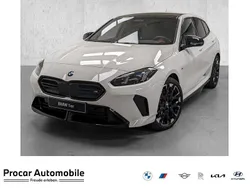 Alpinweiß uni Gebraucht 2024 BMW M135 M Sport Kleinwagen | 51.390 €