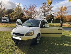 Weiß Gebraucht 2006 Ford Fiesta Limousine | 3.500 € (Teuer)