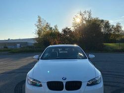 Weiß Gebraucht 2008 BMW 320 Cabriolet Sport Line Cabrio | 9.999 € (Teuer)