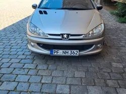 Silber Gebraucht 2003 Peugeot 206 CC Tendance Cabrio | 1.399 € (Fairer Preis)