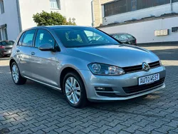 Silber Gebraucht 2016 VW Golf VII LOUNGE Limousine | 10.950 € (Guter Preis)